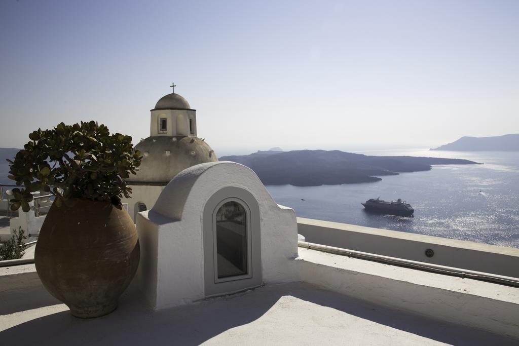 Trieris Villa & Suites Fira  Ruang foto