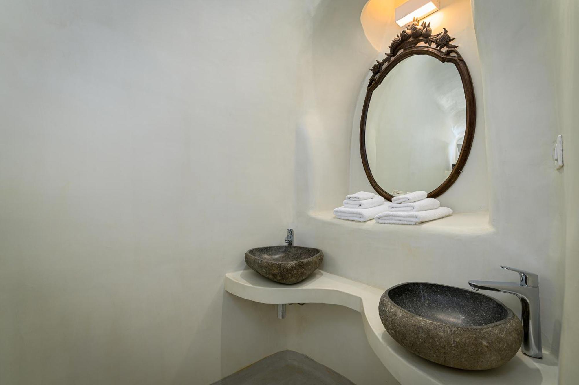 Trieris Villa & Suites Fira  Bagian luar foto