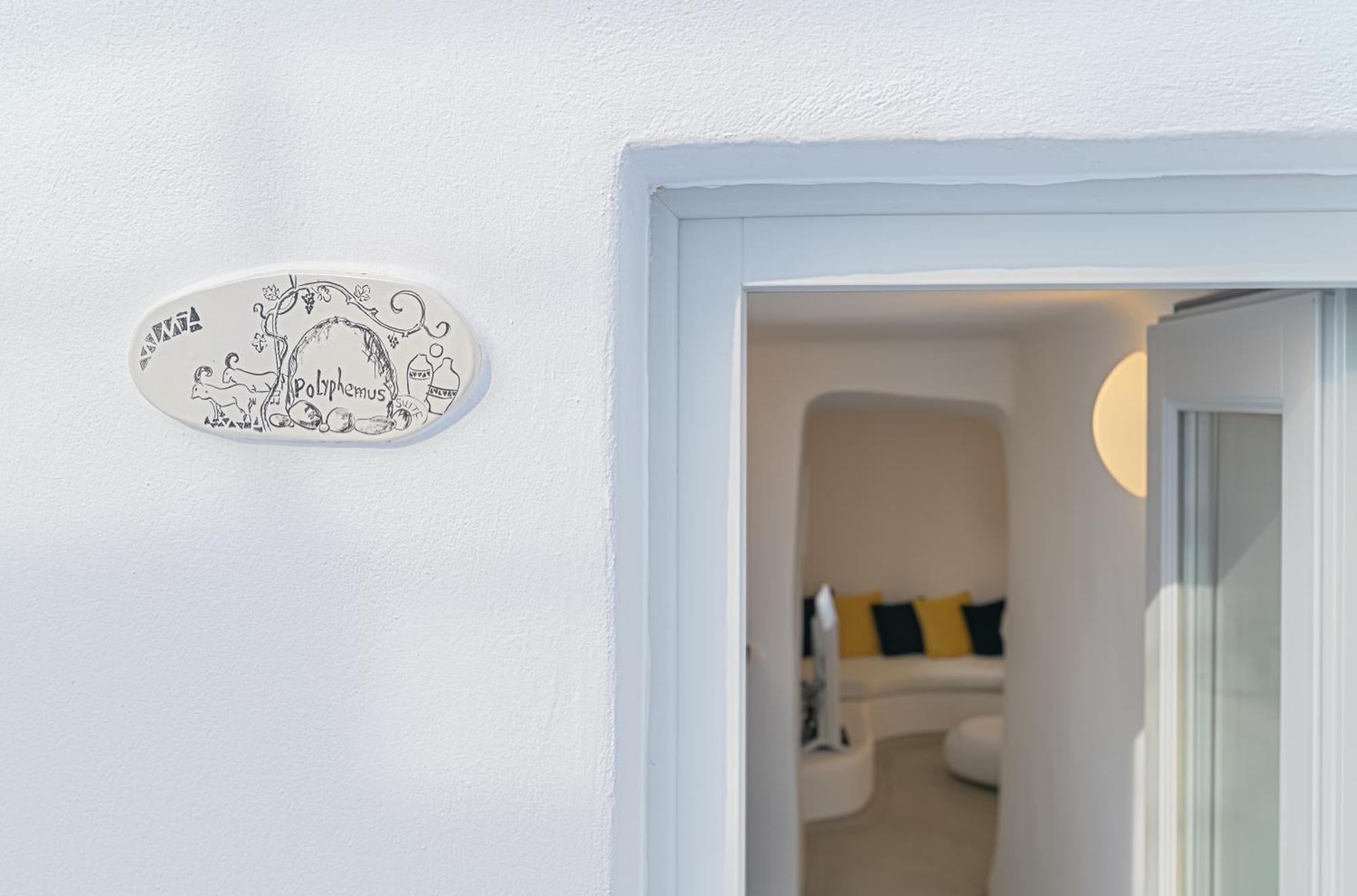 Trieris Villa & Suites Fira  Bagian luar foto